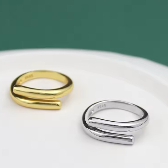 Lisette - Chic Irregular Ring 925 Sterling Silver/14K Gold Plated. Adjustable - Picture 4 of 7